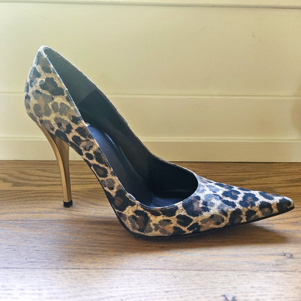 Stuart Weitzman Poco Leopard Print Rafia Pump w Gold Metallic Heel, Size 5.5
